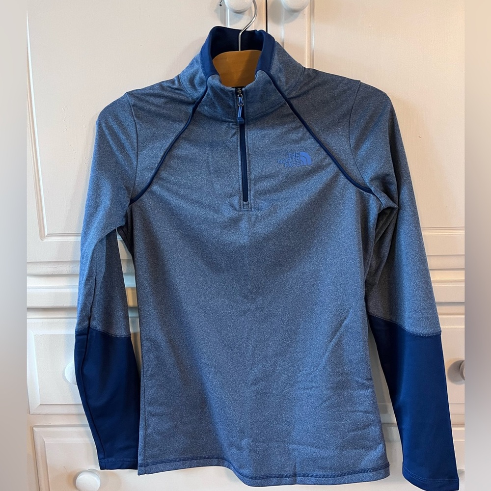 North Face Women’s 1/4 zip pullover sweater XS